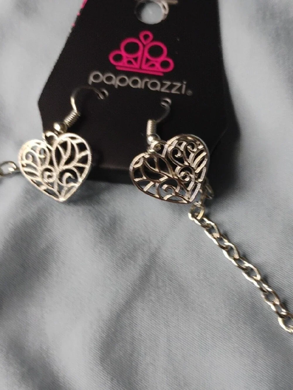 ❤️ paparazzi Silver Filigree Heart Charm Necklace Set ♥️